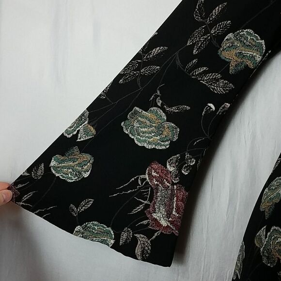 Gilli Choker Black Vintage Floral Cut Out Flare Sleeve Mini Dress Size Medium - Picture 4 of 6